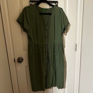 Green button dress